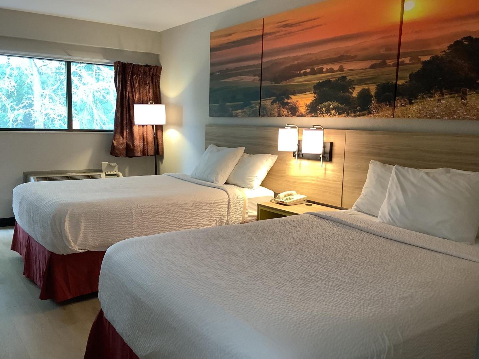 Days Inn By Wyndham Kingdom City מראה חיצוני תמונה