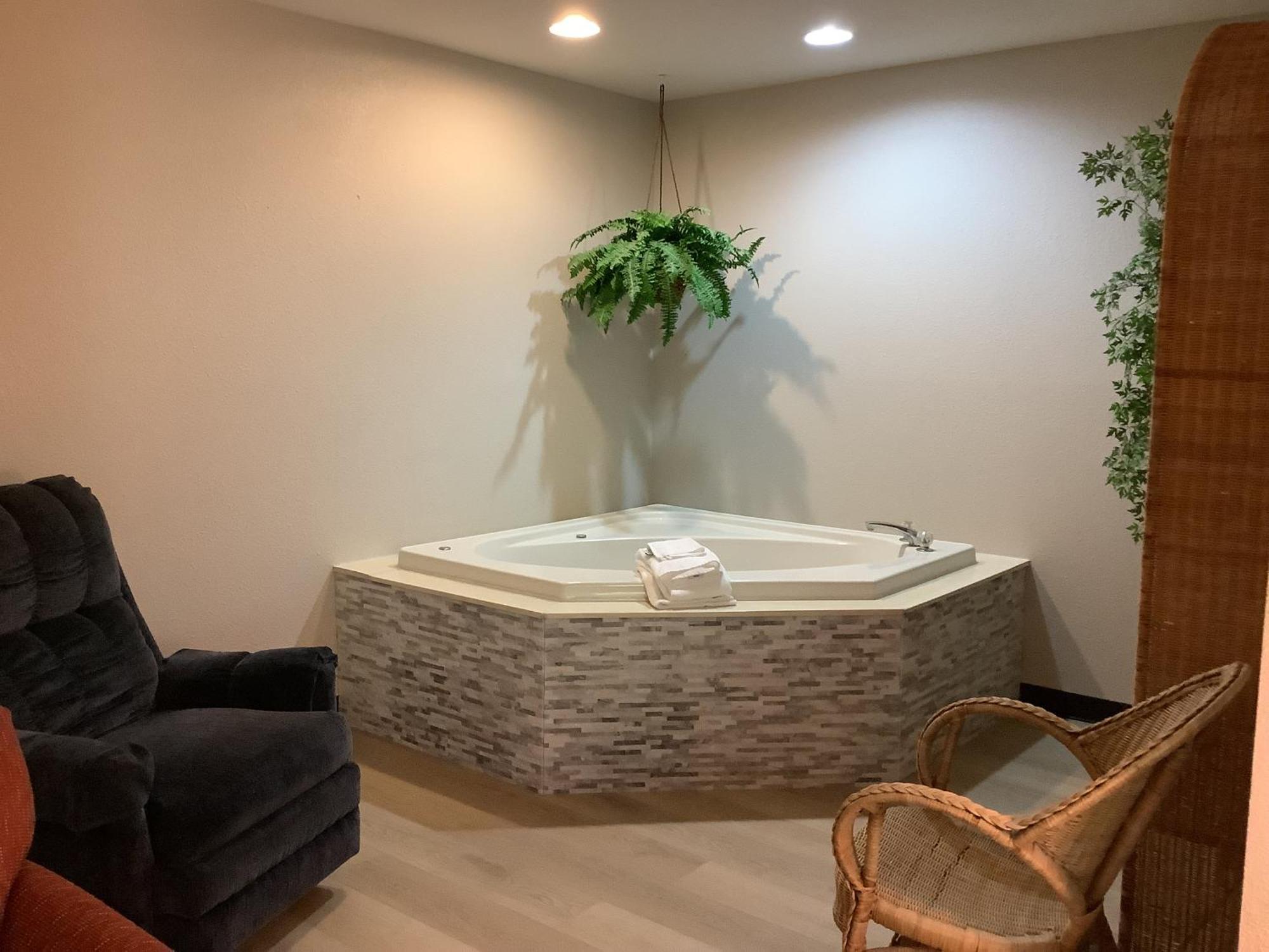 Days Inn By Wyndham Kingdom City מראה חיצוני תמונה