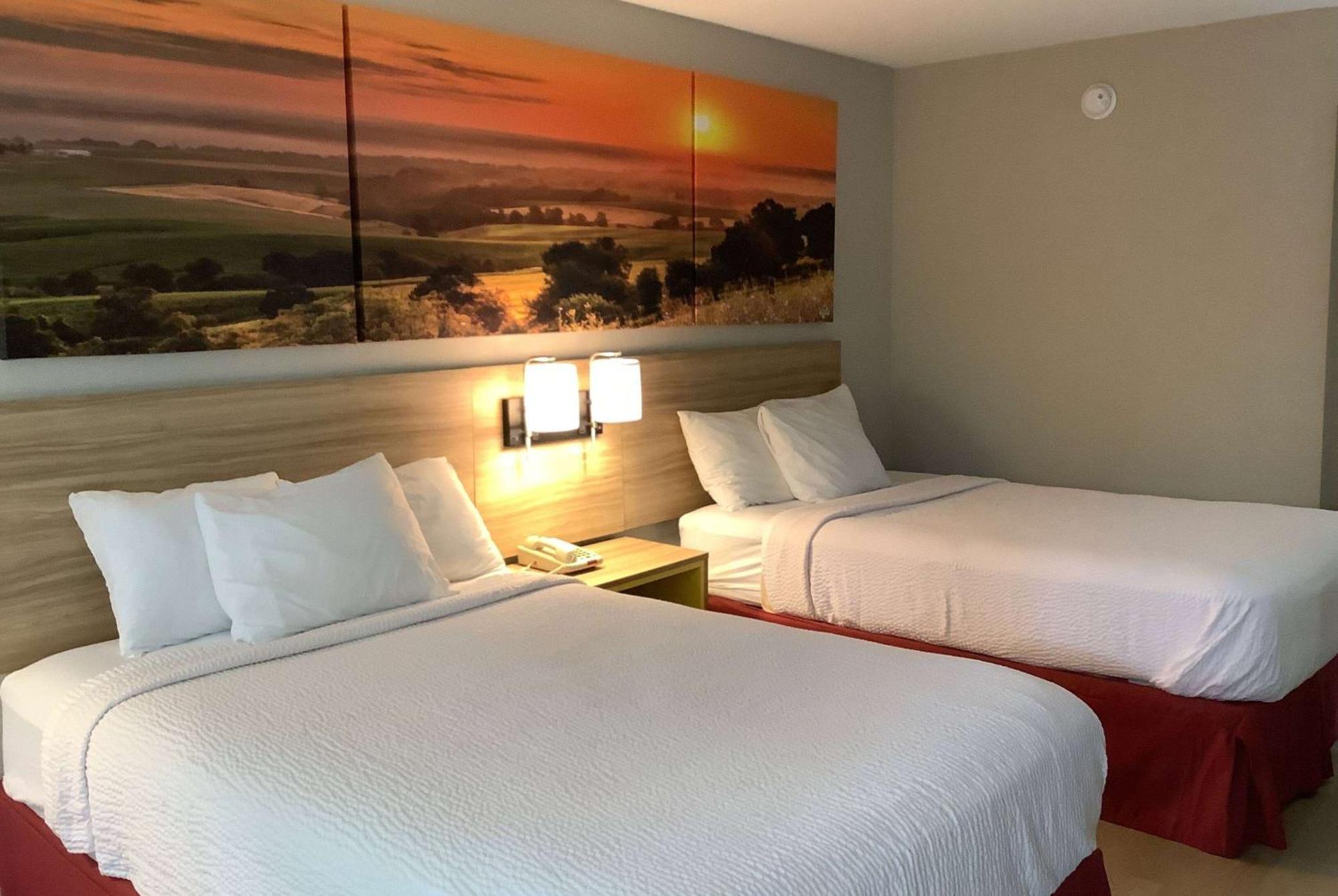 Days Inn By Wyndham Kingdom City מראה חיצוני תמונה