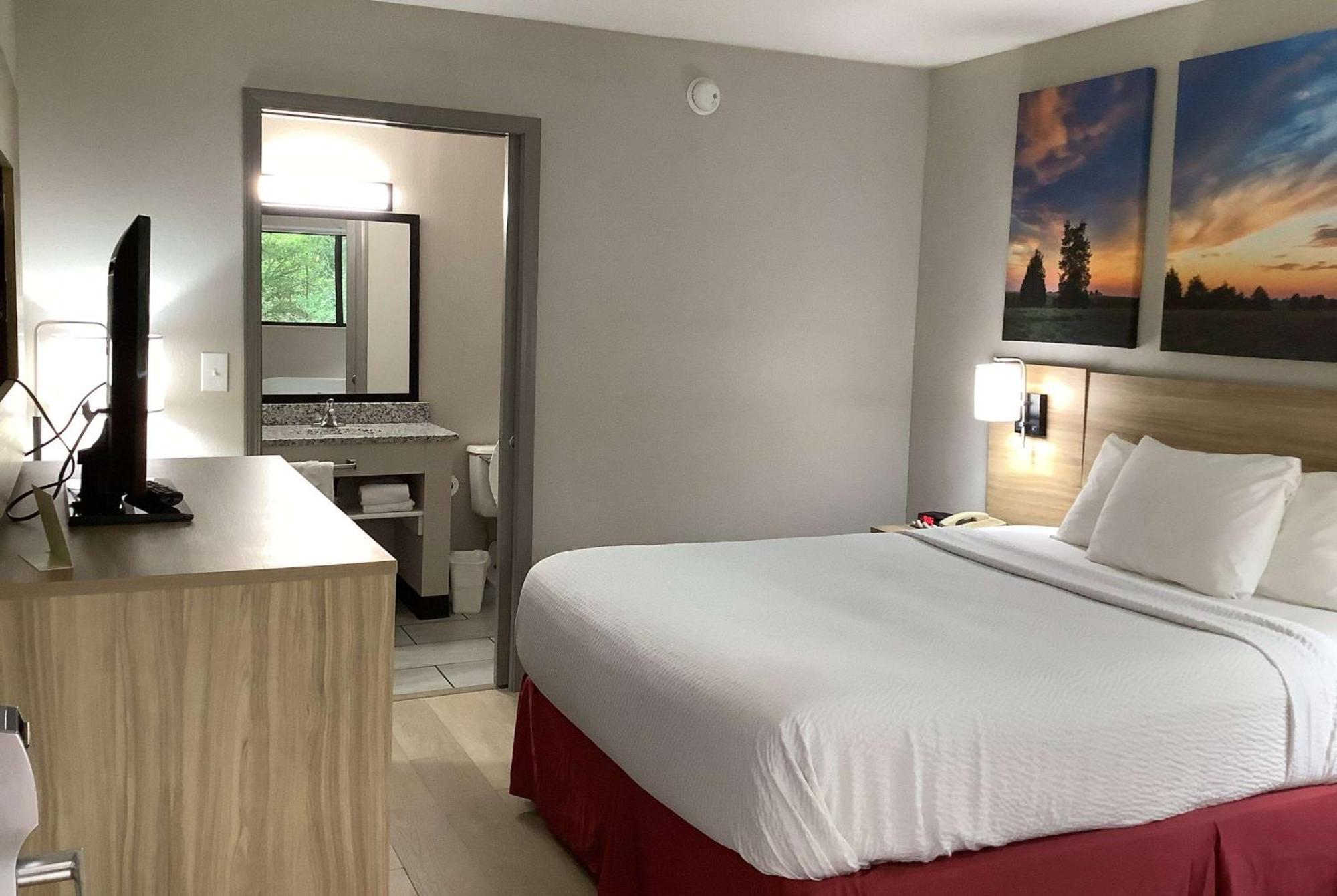 Days Inn By Wyndham Kingdom City מראה חיצוני תמונה